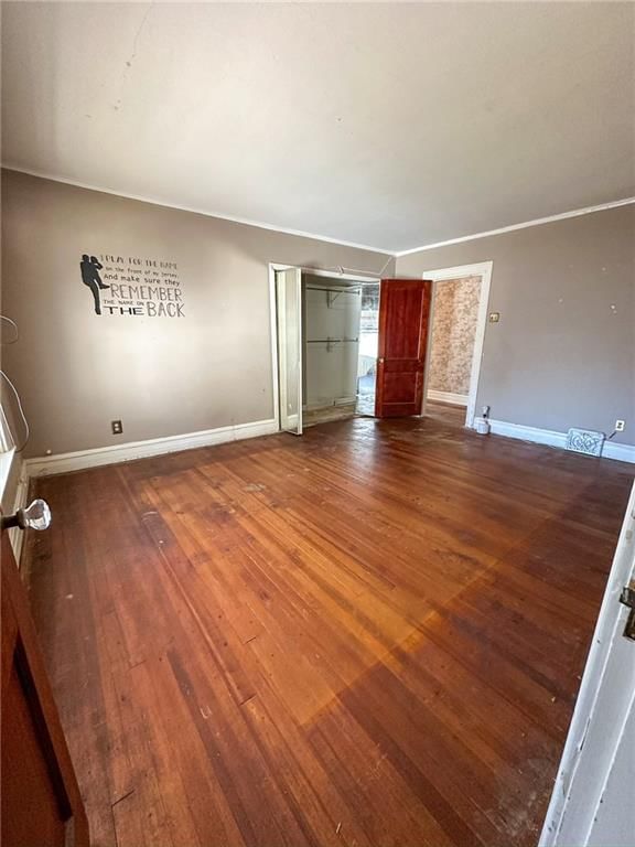 318 E Locust Street — photo 8