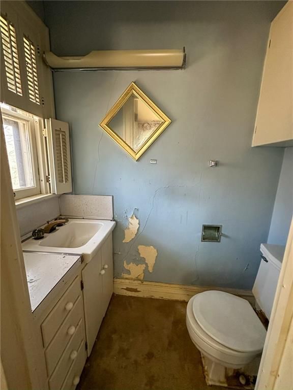 318 E Locust Street — photo 13