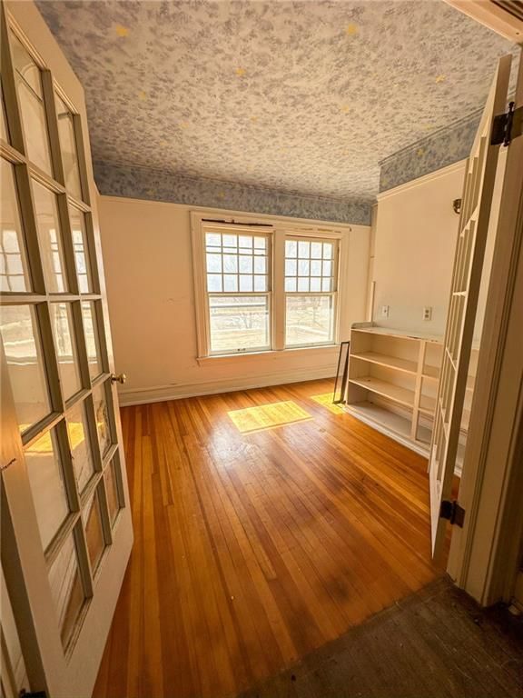 318 E Locust Street — photo 15