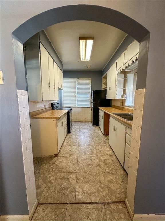 318 E Locust Street — photo 27
