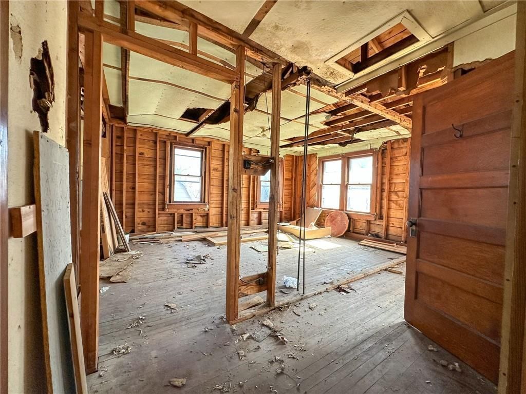 318 E Locust Street — photo 43