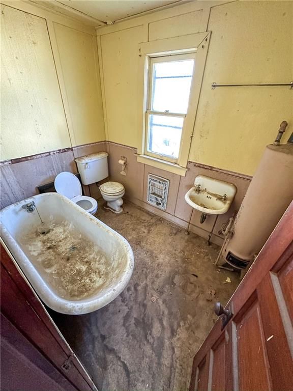 318 E Locust Street — photo 44