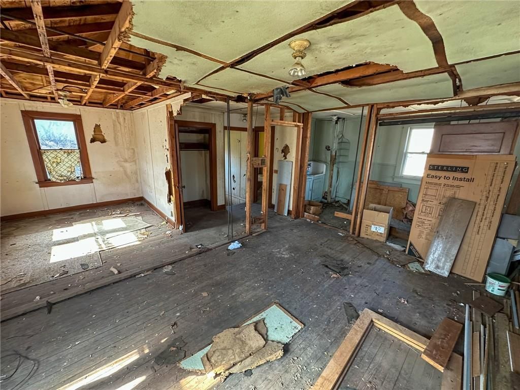 318 E Locust Street — photo 45