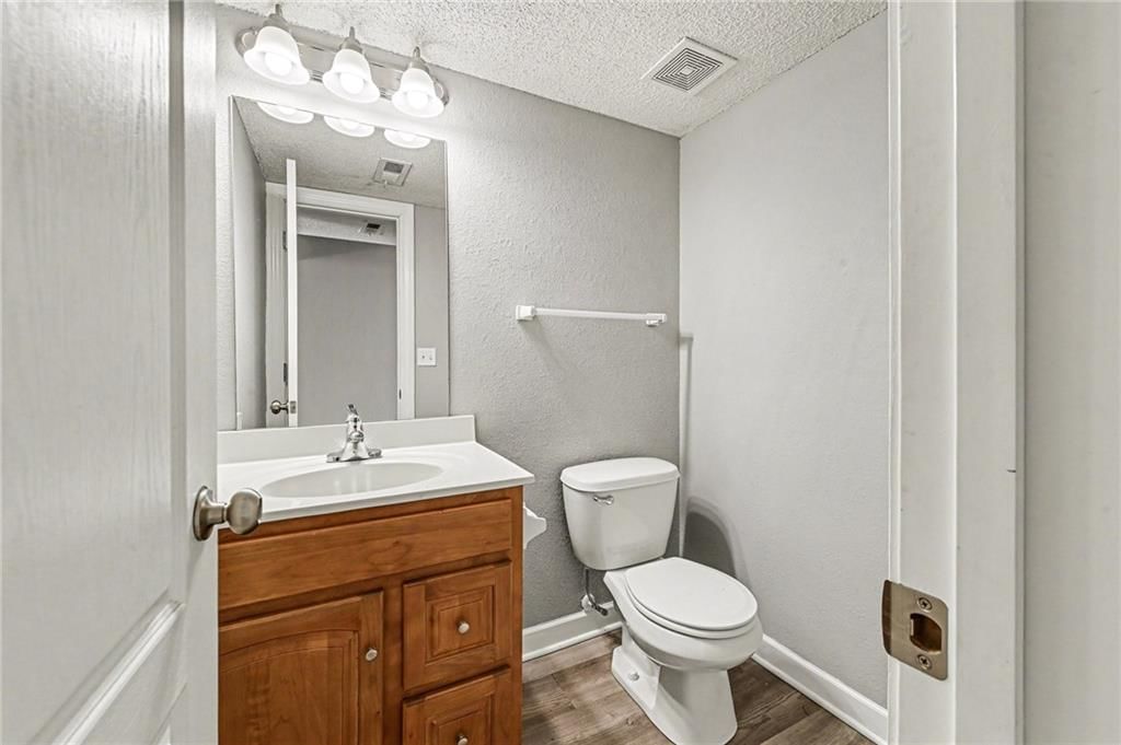904 SW Peach Tree Lane — photo 16