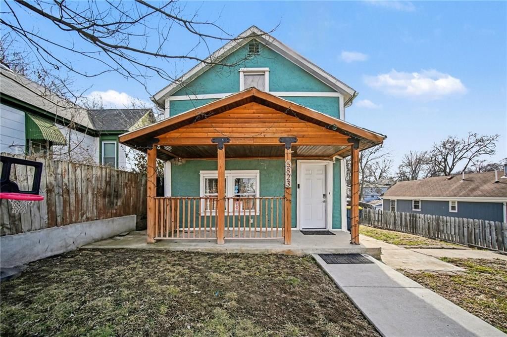 5823 E 10th Street — photo 2