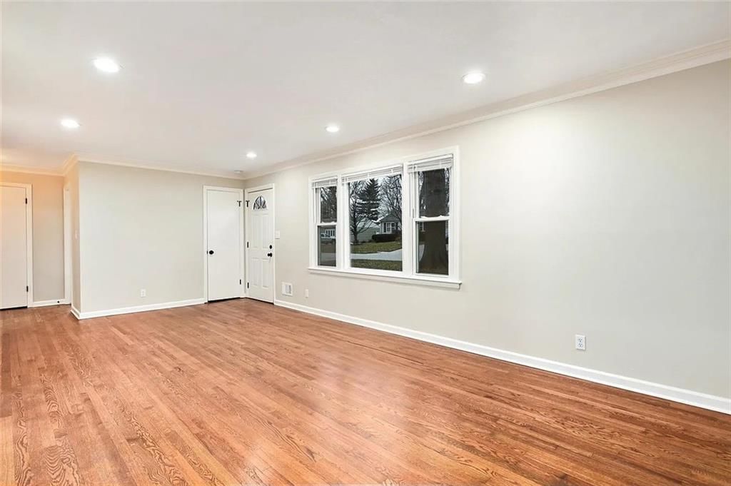 8925 Hardy Street — photo 4