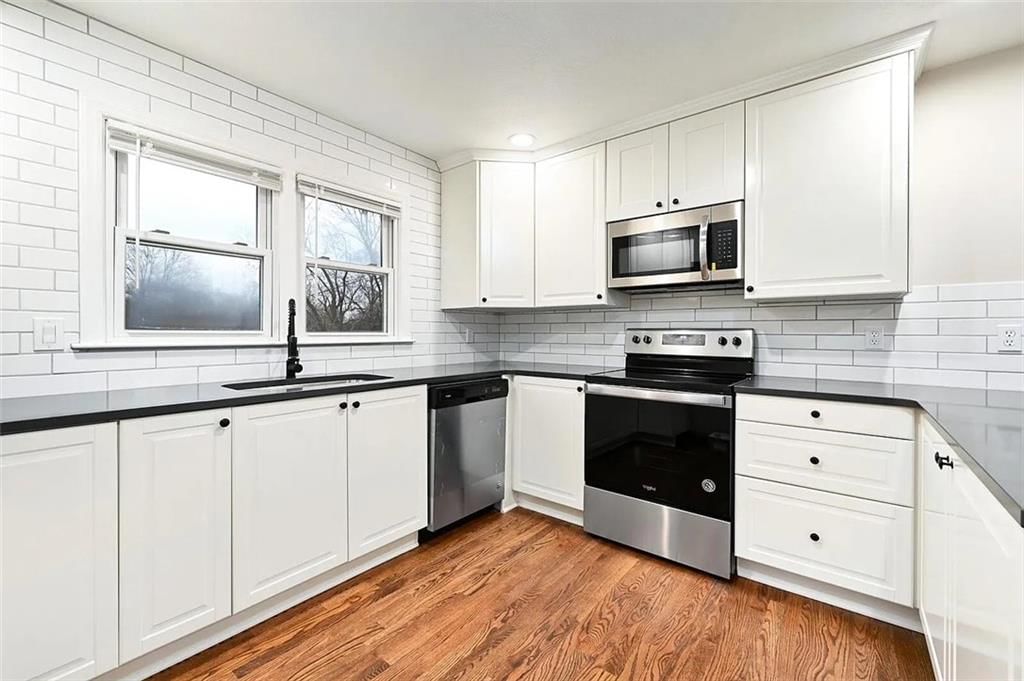 8925 Hardy Street — photo 7