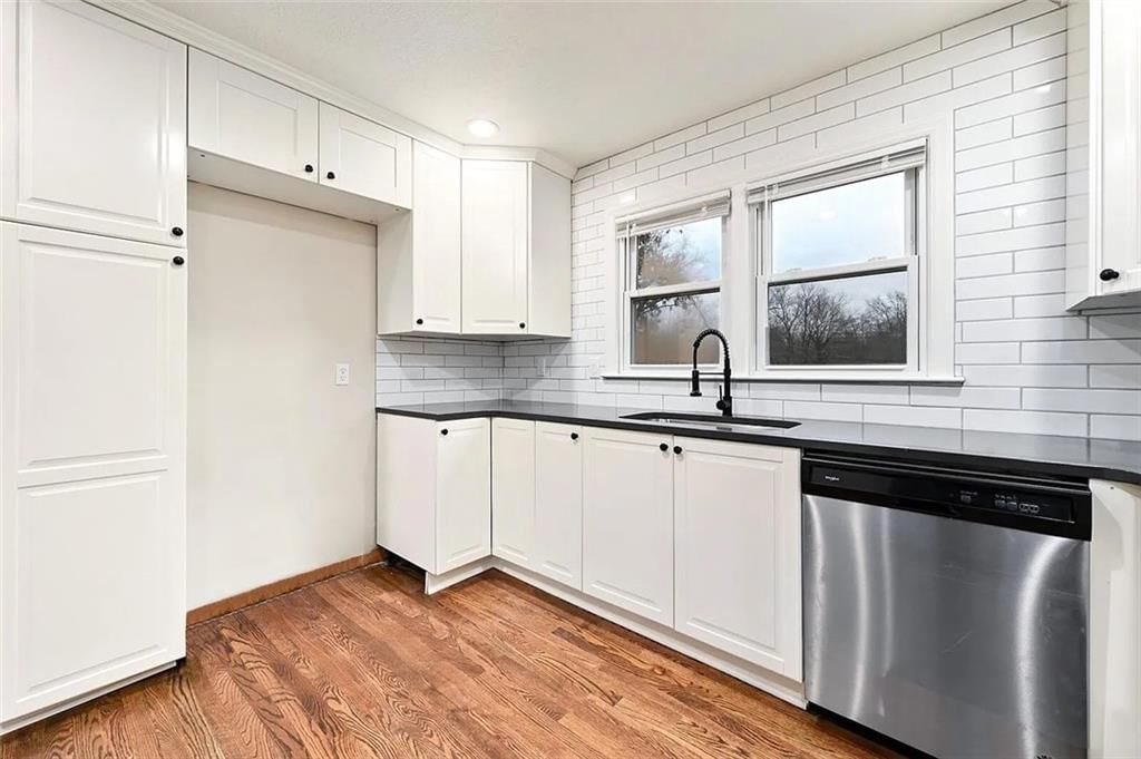 8925 Hardy Street — photo 10