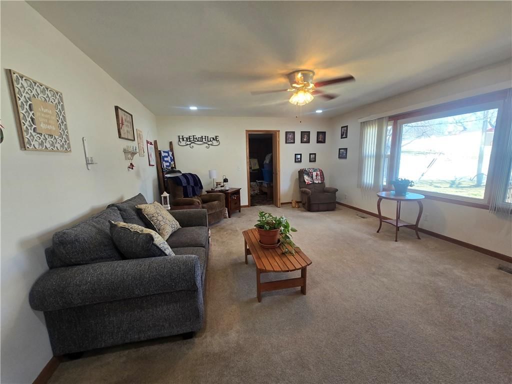 100 E Buford Street — photo 7