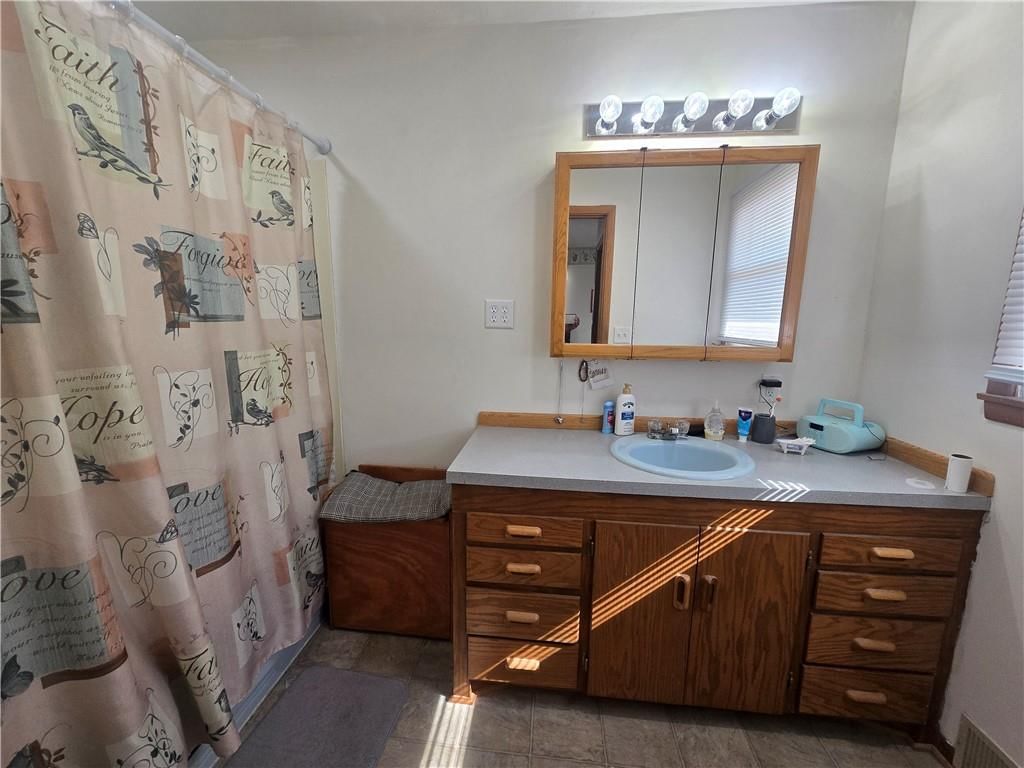 100 E Buford Street — photo 12