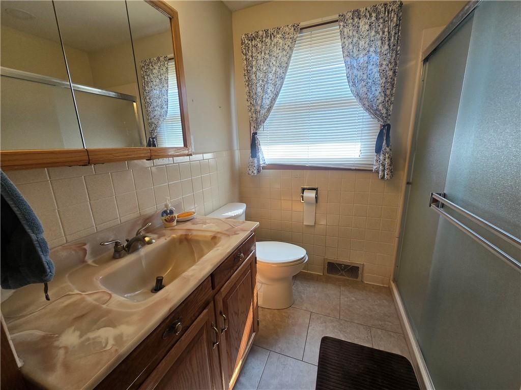 100 E Buford Street — photo 15