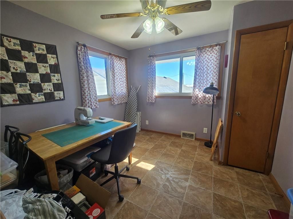 100 E Buford Street — photo 30