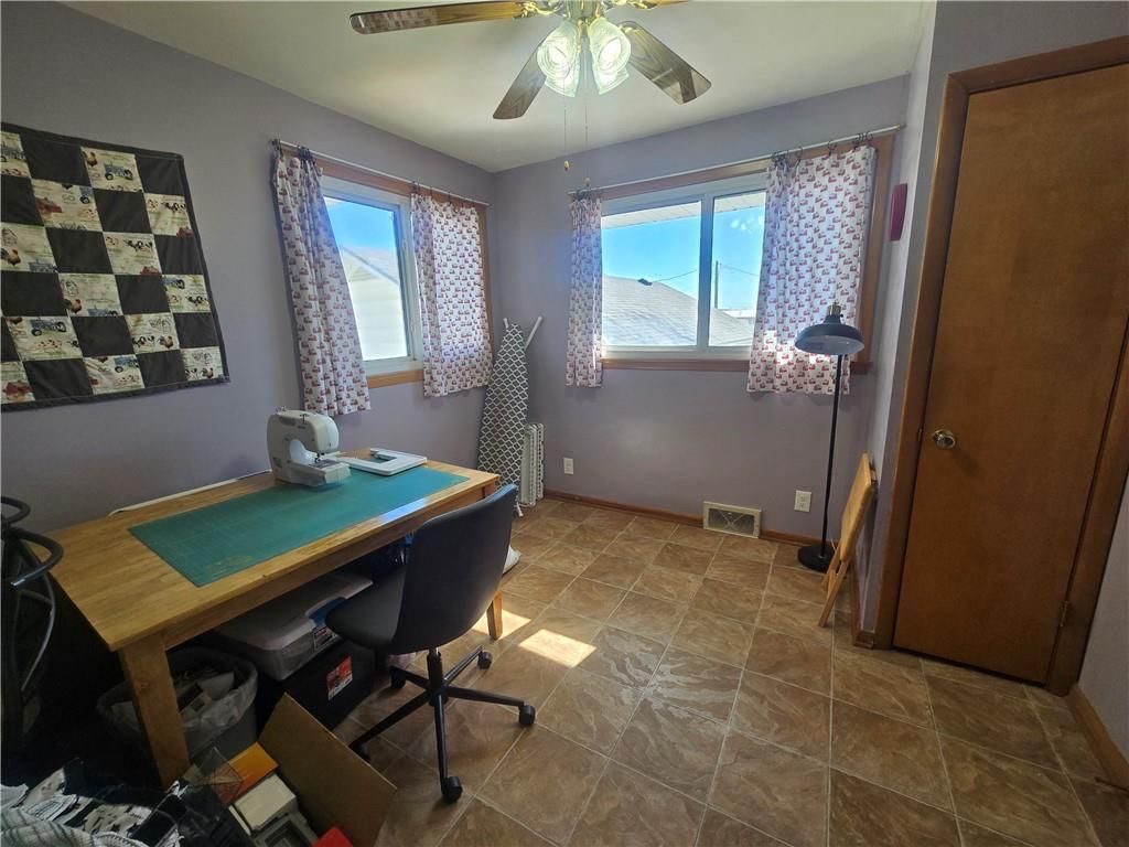 100 E Buford Street — photo 31