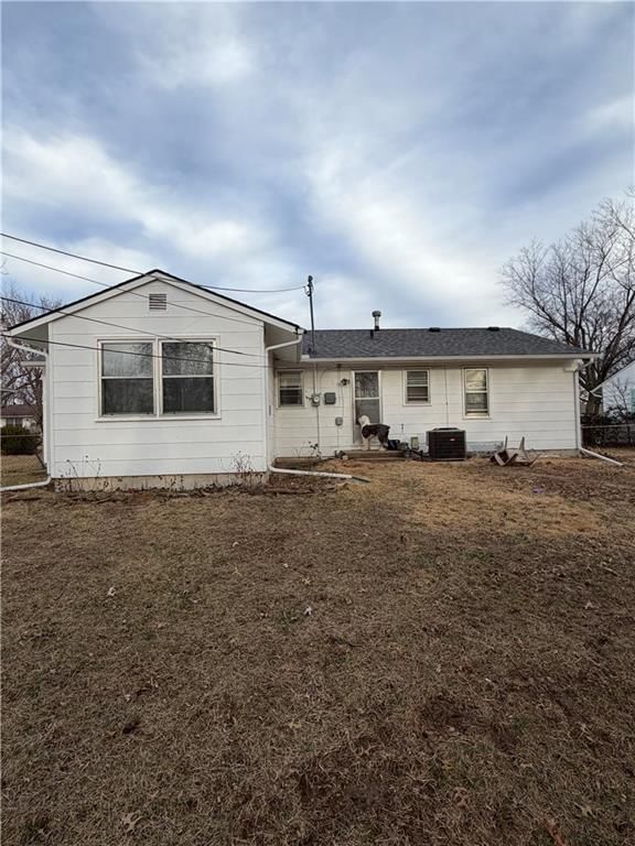 4338 N Quincy Avenue — photo 2