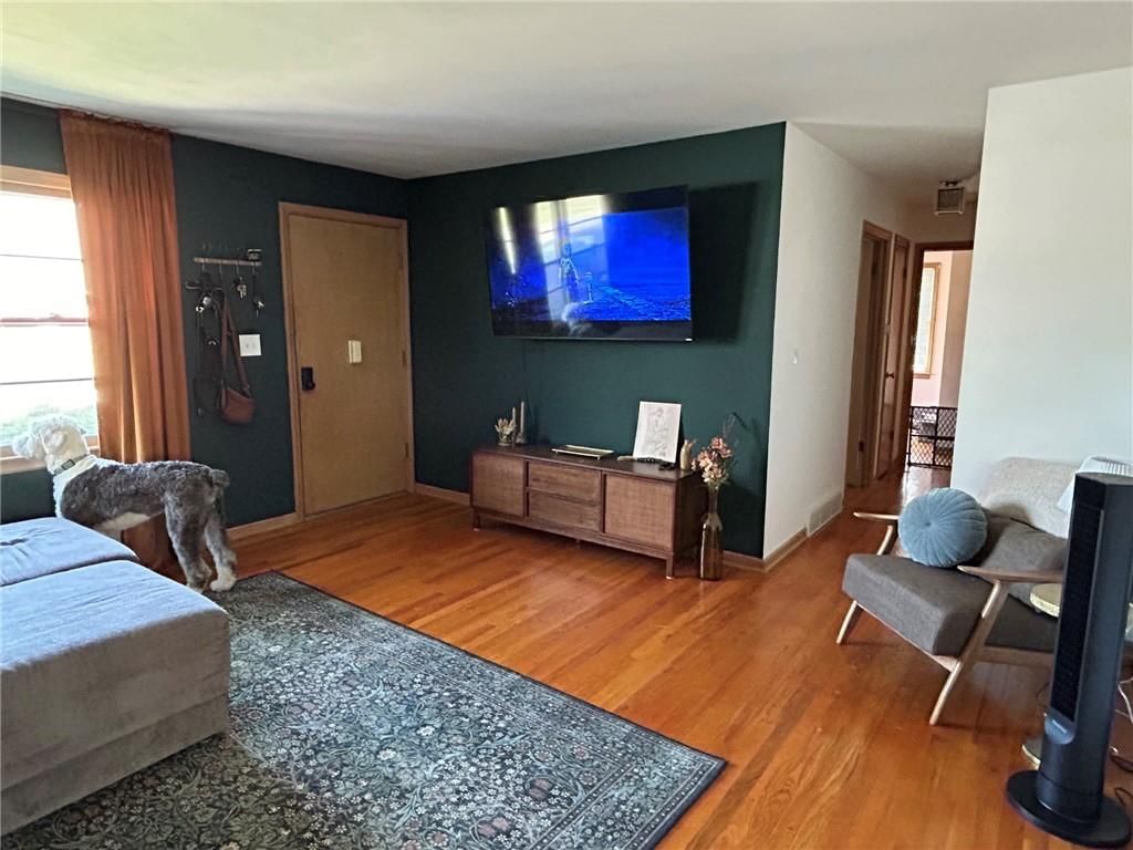 4338 N Quincy Avenue — photo 3