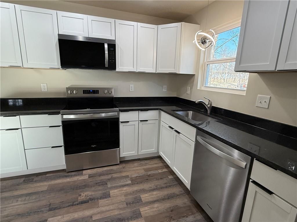 112 S Elm Street — photo 9
