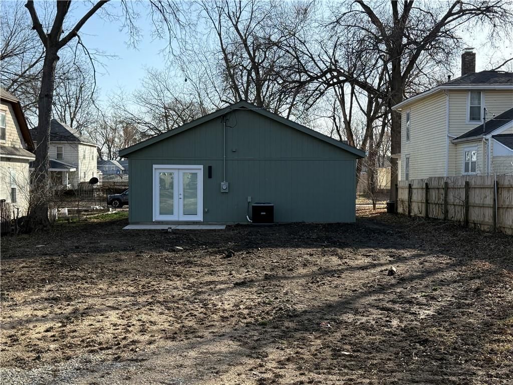 112 S Elm Street — photo 28