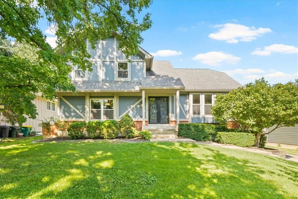 7808 Long Avenue, Lenexa, KS