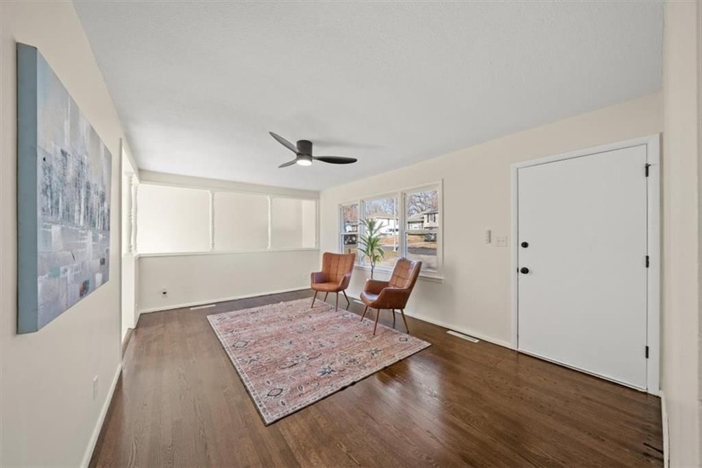 9400 MANCHESTER Avenue — photo 3