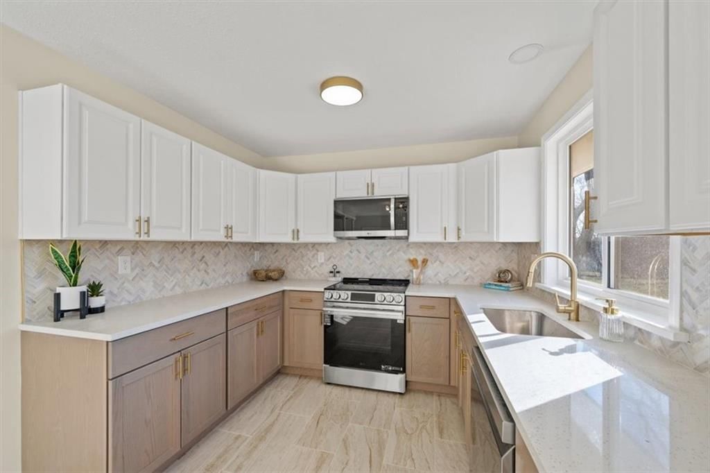 9400 MANCHESTER Avenue — photo 5