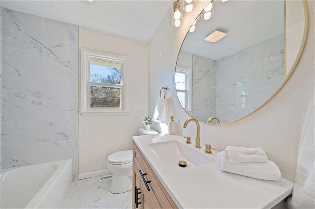 9400 MANCHESTER Avenue — photo 14