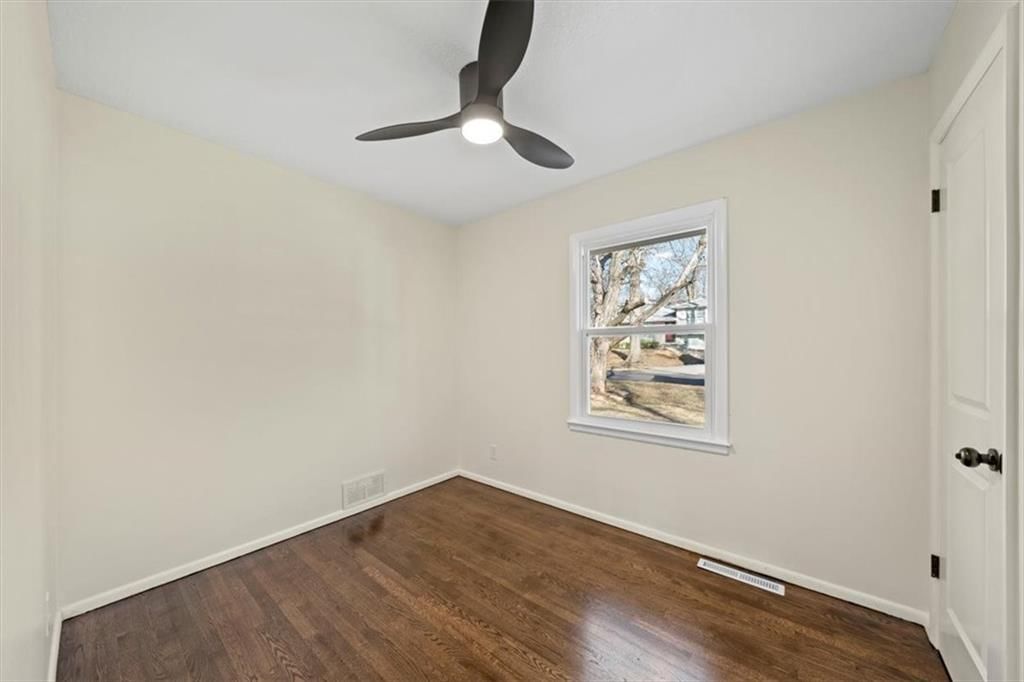 9400 MANCHESTER Avenue — photo 16
