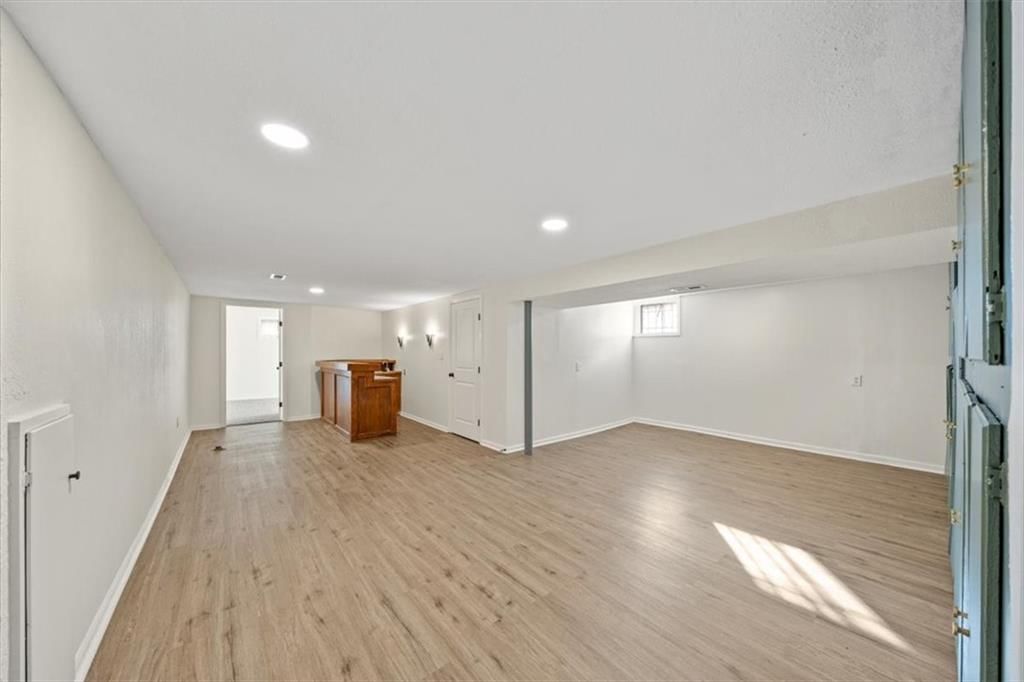 9400 MANCHESTER Avenue — photo 20