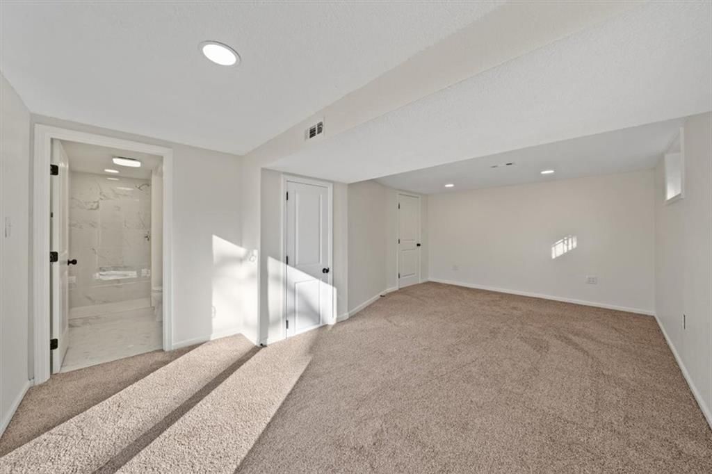 9400 MANCHESTER Avenue — photo 25