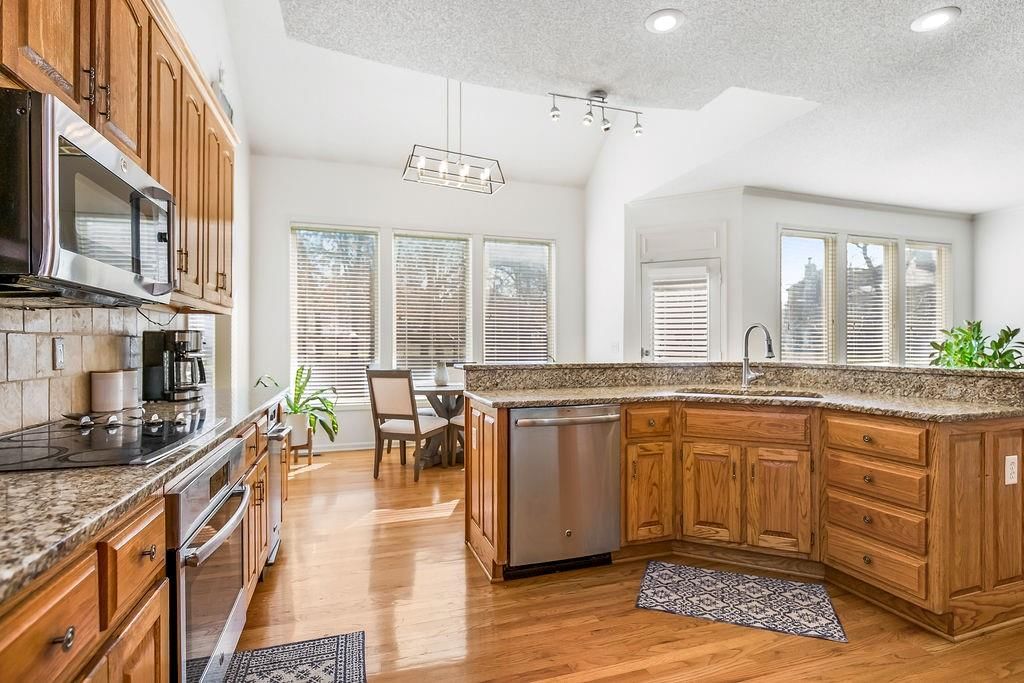 14113 Hadley Street — photo 8
