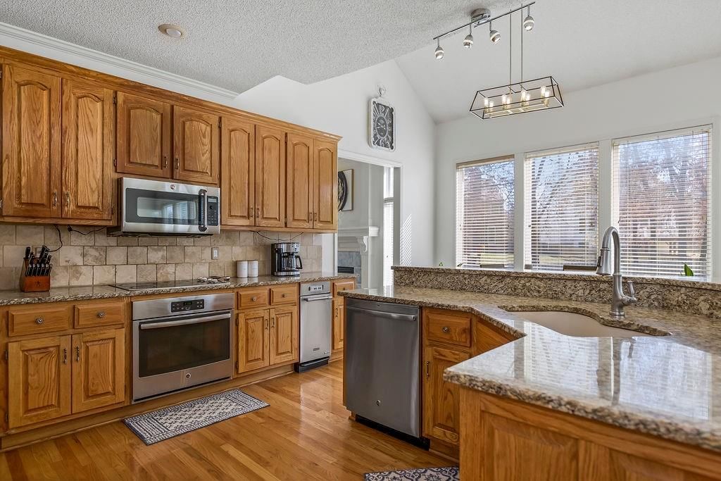 14113 Hadley Street — photo 10