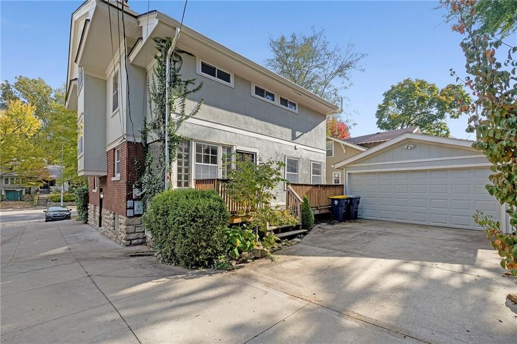 6038 Brookside Boulevard — photo 31