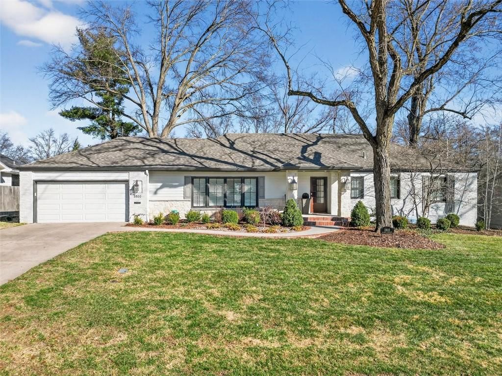 3800 W 84th Terrace, Prairie Village, KS