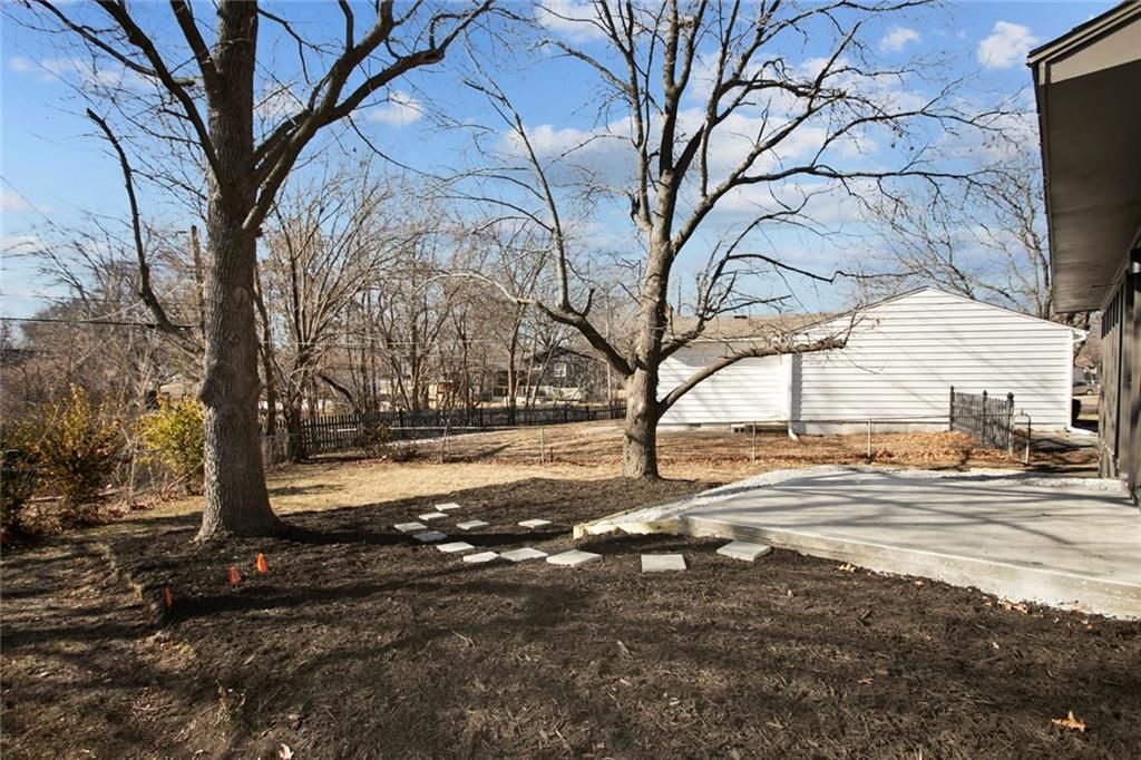 9005 W 99th Terrace — photo 26
