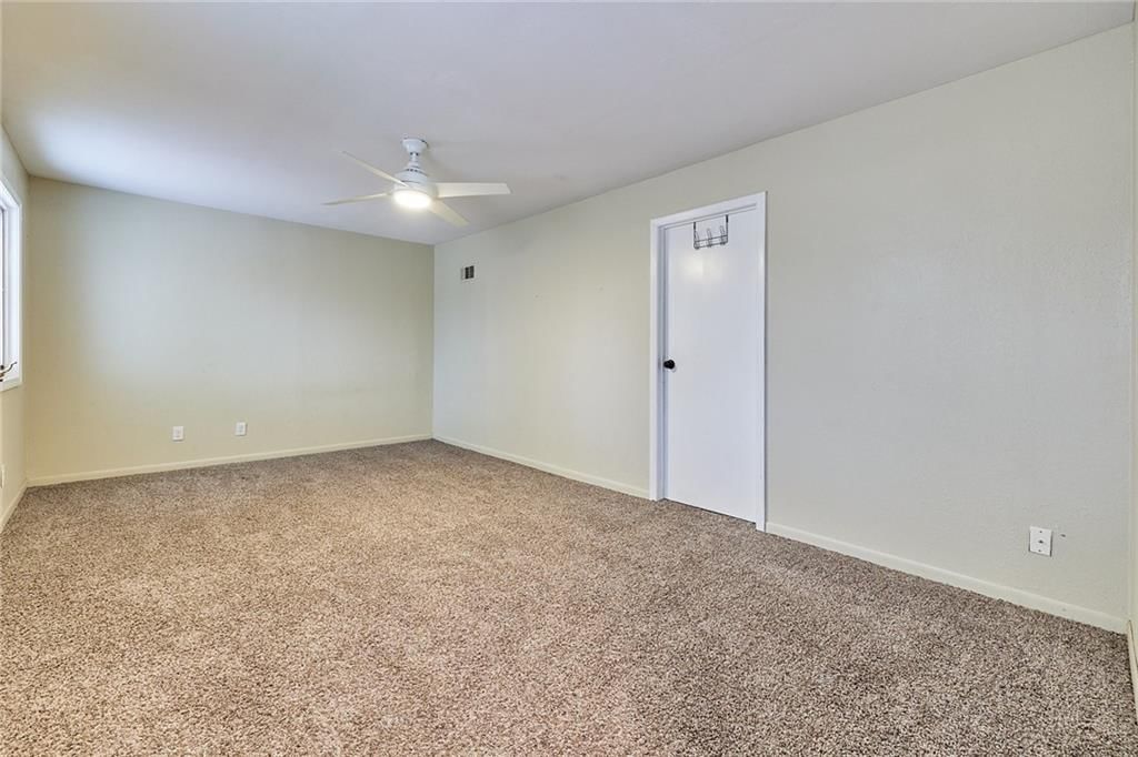 12800 Crystal Avenue — photo 28