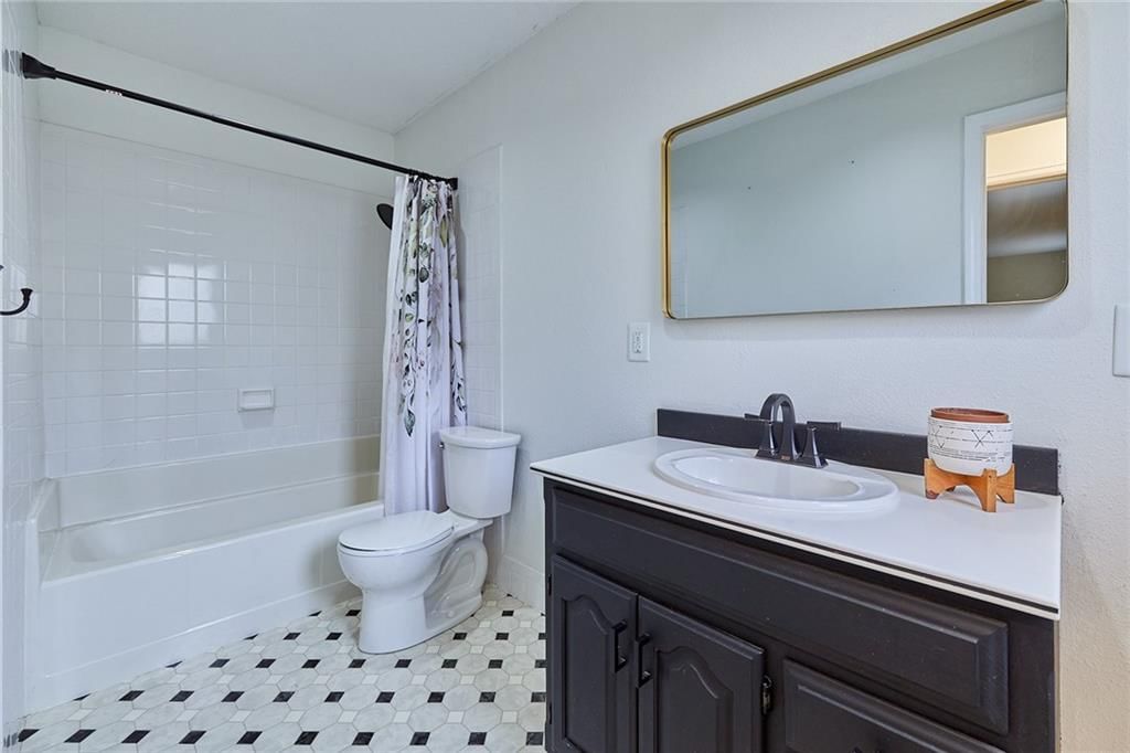 12800 Crystal Avenue — photo 30
