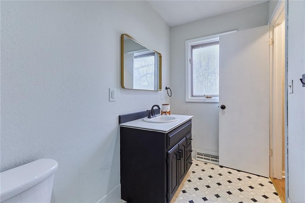 12800 Crystal Avenue — photo 31