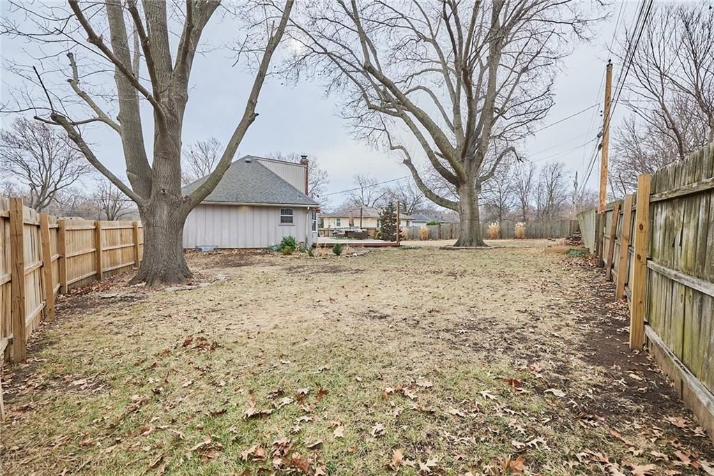 12800 Crystal Avenue — photo 42