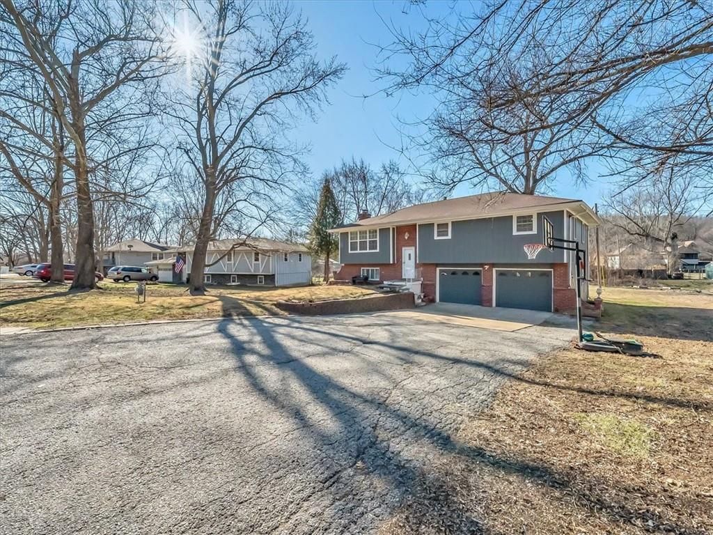 702 Lakewood Road — photo 2
