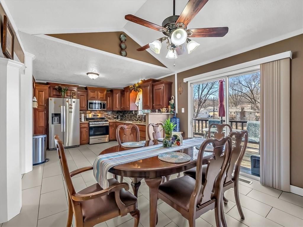 702 Lakewood Road — photo 10