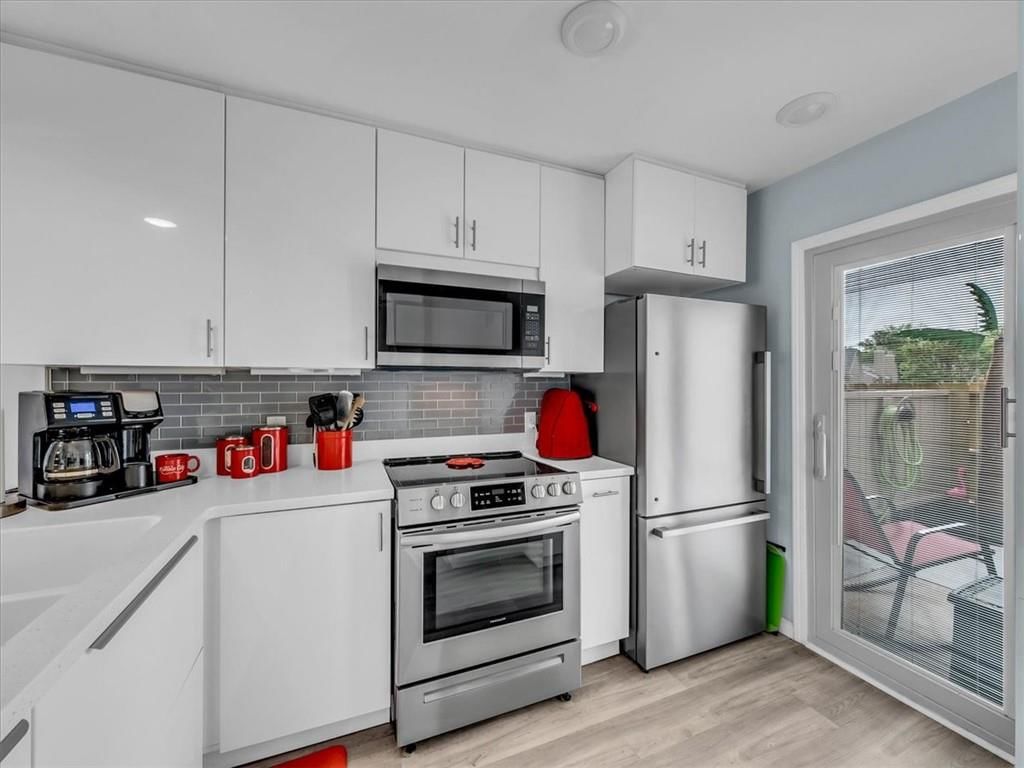 720 E 121st Street — photo 2