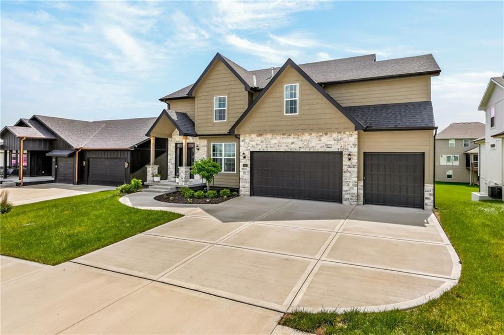 7643 N Sycamore Avenue — photo 3
