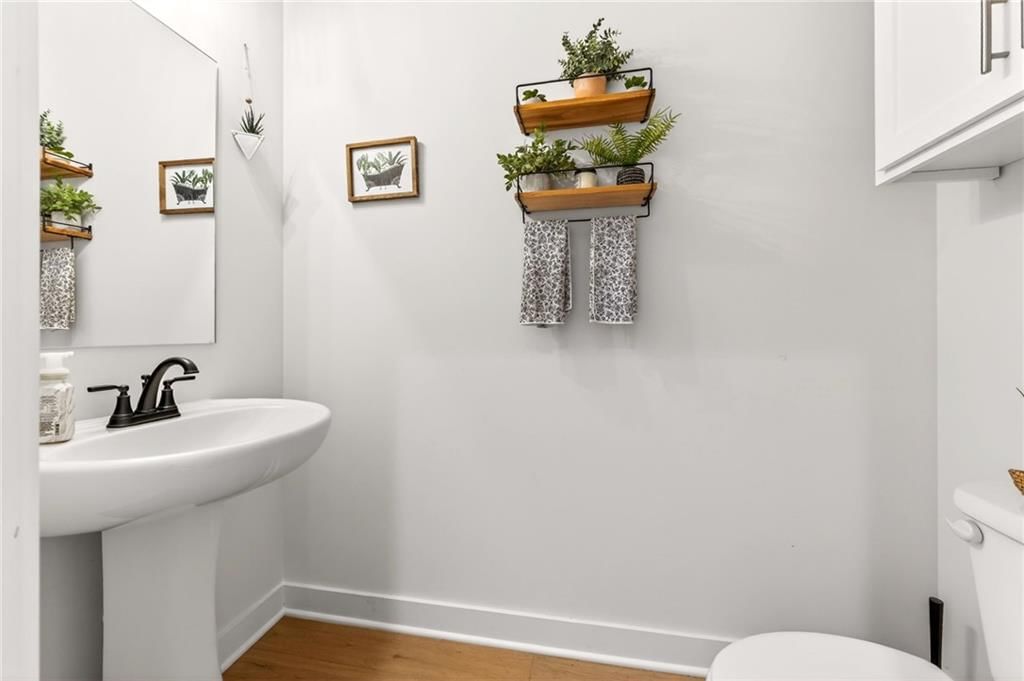 7643 N Sycamore Avenue — photo 23