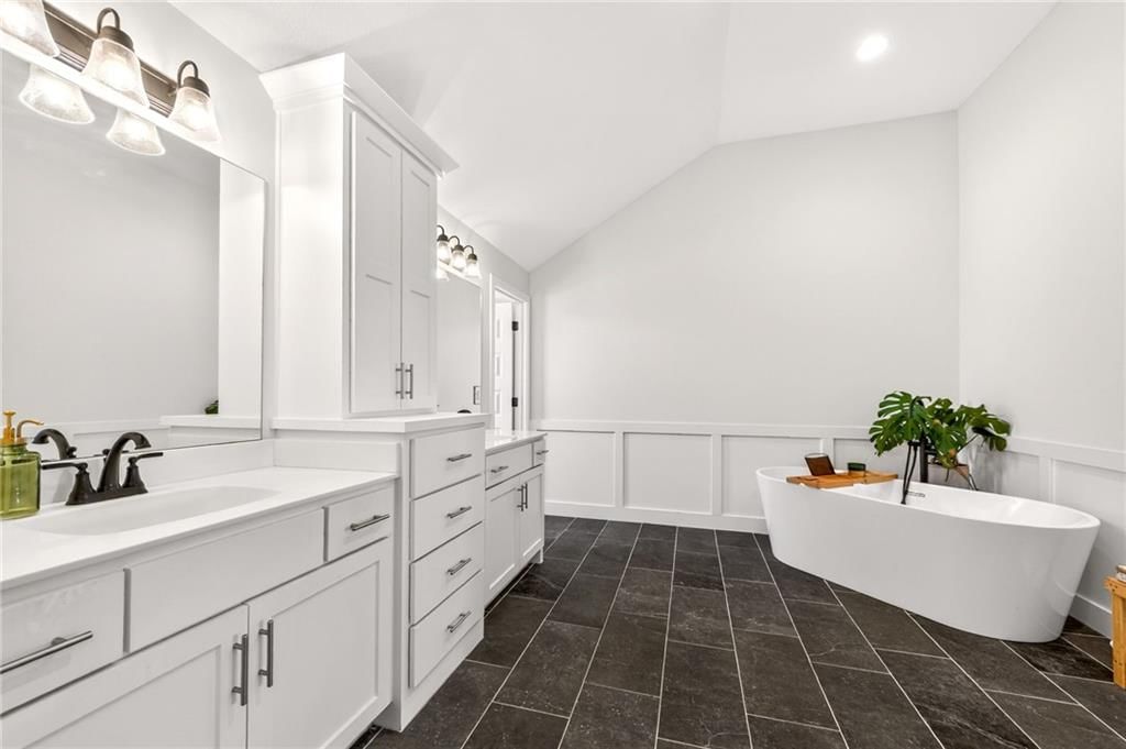 7643 N Sycamore Avenue — photo 27