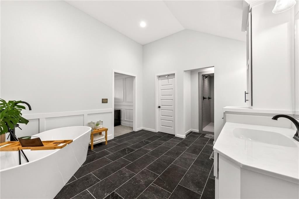 7643 N Sycamore Avenue — photo 29