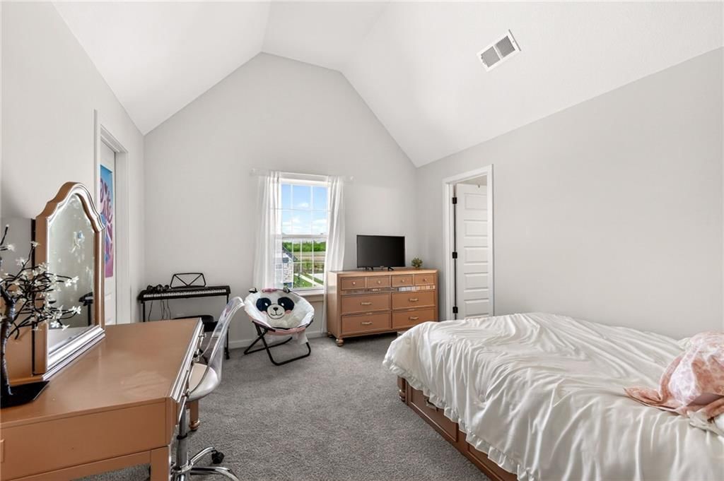 7643 N Sycamore Avenue — photo 34