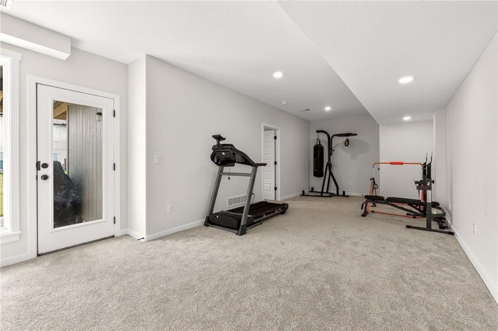 7643 N Sycamore Avenue — photo 48