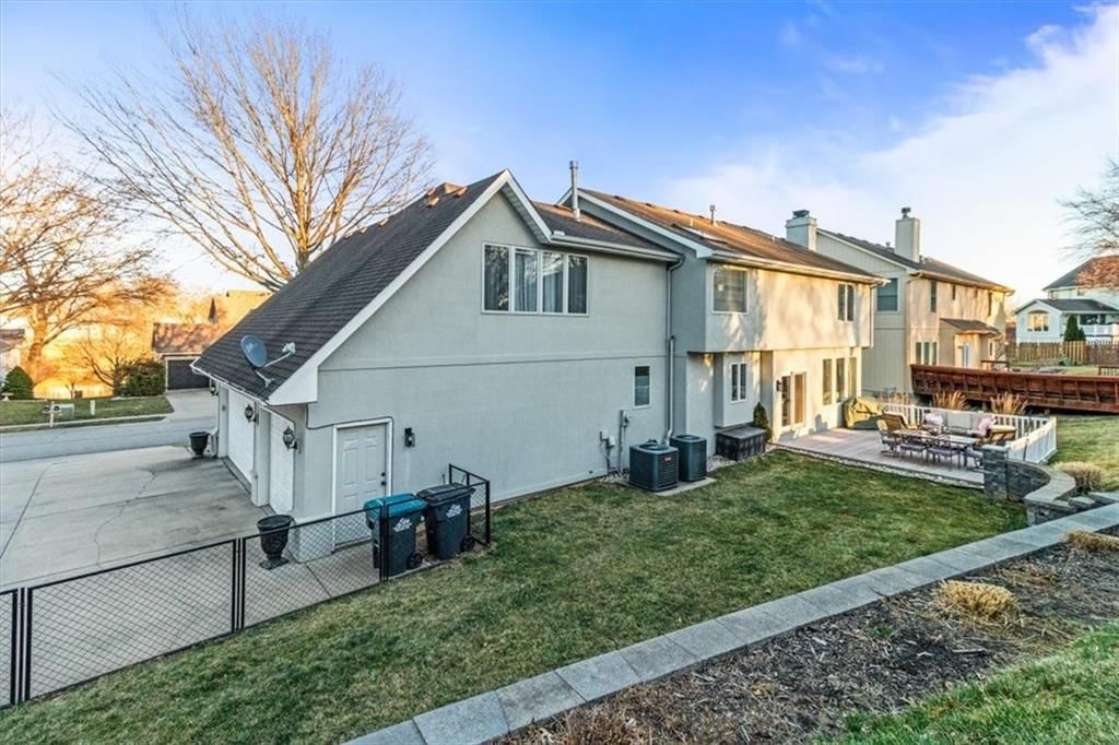 2035 NE Waterfield Place — photo 37