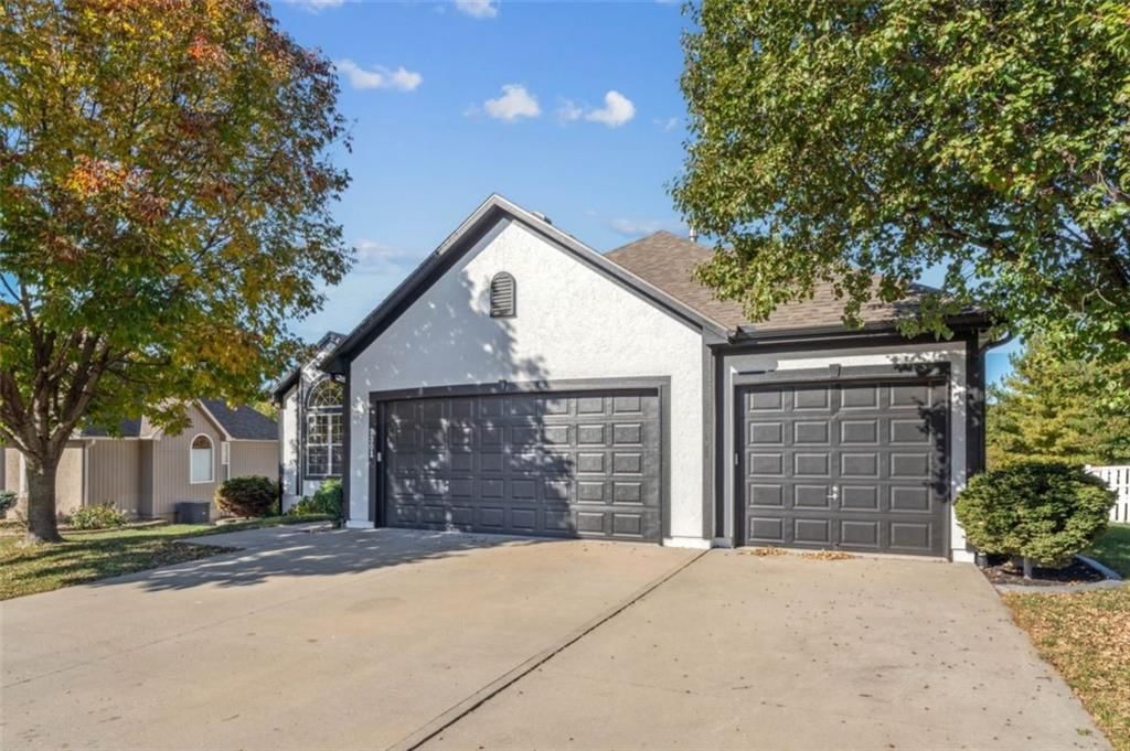 2301 NE Colonnade Avenue — photo 4