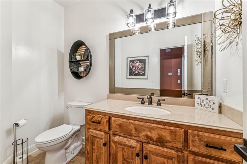 2301 NE Colonnade Avenue — photo 32