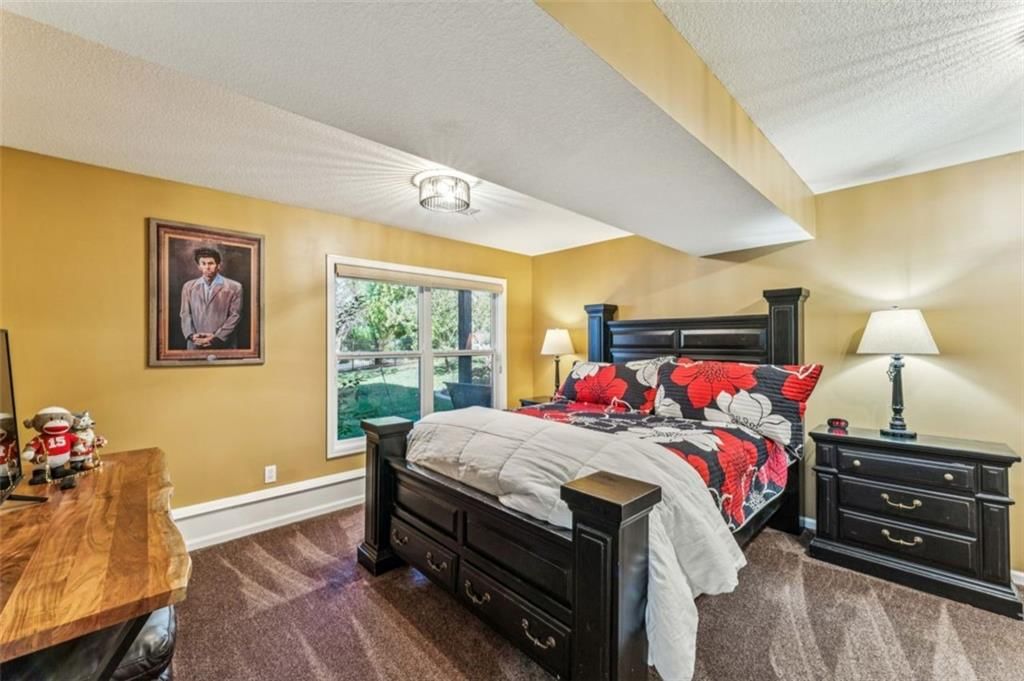 2301 NE Colonnade Avenue — photo 44